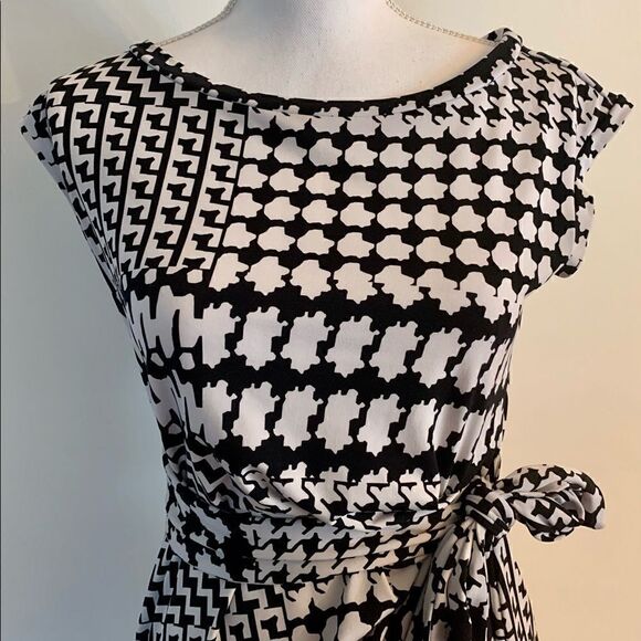 Adorable JBS black and white print dress. - Picture 1 of 3